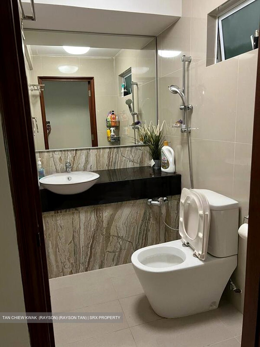 Woodgrove Avenue (D25), Terrace #481414981